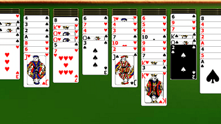 Jogue Crescent Solitaire online de graça em